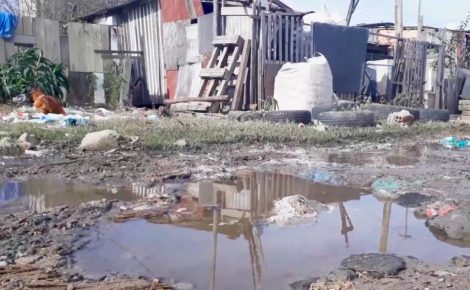 Esgoto à céu aberto, falta de saneamento