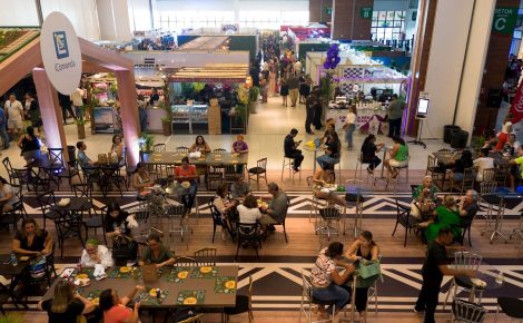 Público participa da FIGA 2025 no Centro de Convenções Vasco Vasques, em Manaus.