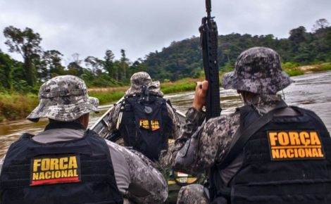 Agentes da Força Nacional em ação (Foto: Bruno Mancinelle / Casa de Governo)