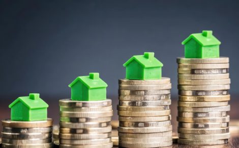 Segundo o último Relatório Focus do Banco Central,  a taxa Selic deve atingir 15% ao ano, encarecendo os financiamentos imobiliários e afastando compradores.
