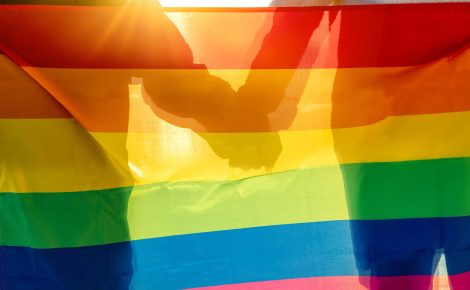 Entre os casais homoafetivos, 45% se declararam católicos, 13,6% evangélicos, 19,5% seguidores de outras religiões e 21,9% afirmaram não ter religião.