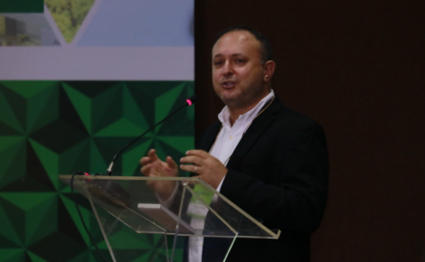 Denis Minev, CEO da Bemol, durante o Fórum ESG Amazônia. (Foto: Divulgação Cieam)