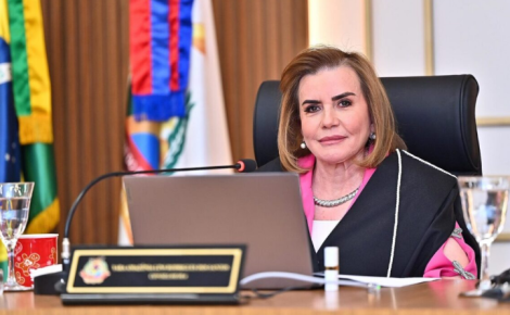 Conselheira Yara Lins é a primeira presidente reeleita no TCE-AM (Foto: Joel Arthus/TCE-AM)