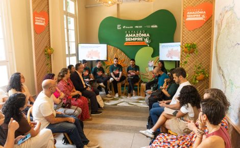 Roda de conversa do evento Vozes que EcoAm durante a programação da Estação Amazônia Sempre na COP30.
