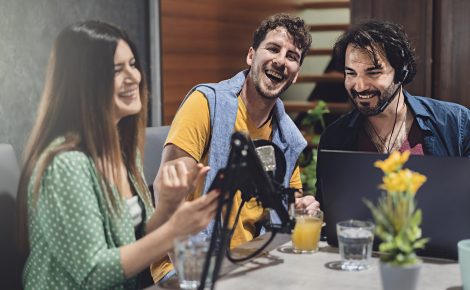 Influenciadores digitais enfrentam mudanças no mercado, com consumidores priorizando autenticidade e conteúdos mais próximos da realidade.
