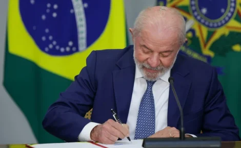 lula-assina-mp-que-acaba-com-a-taxa-das-blusinhas