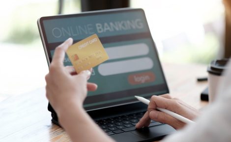 A Febraban recomenda que os clientes utilizem canais digitais, como aplicativos e sites dos bancos.