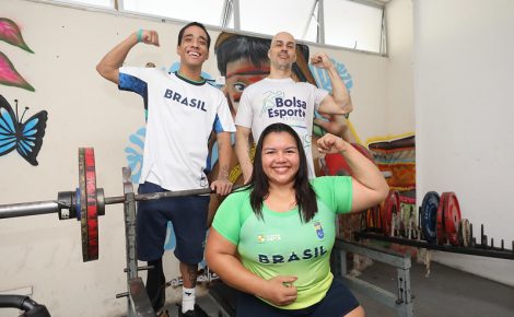 Maria de Fátima, Eduardo Soares e Lucas Santos foram contemplados com passagens aéreas para participar do Campeonato Brasileiro Paralímpicos de Halterofilismo (Foto: Antonio Lima/Secom)