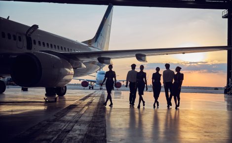 A Semana do Consumidor, realizada entre 10 e 17 de março, é um período estratégico para quem deseja economizar na compra de passagens aéreas. Confira 5 dicas essenciais para aproveitar as ofertas e viajar gastando menos. (Foto: reprodução).