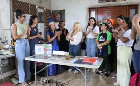 Ativista Vanda Witoto recebe representantes de empresas do Polo Industrial de Manaus