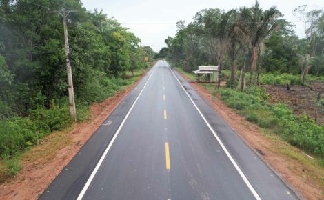 Rodovia AM-010 liga Manaus ao município de Itacoatiara