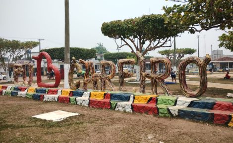 Praça central do município do Careiro Castanho