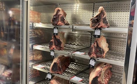 Estufa de maturação a seco de cortes de carne