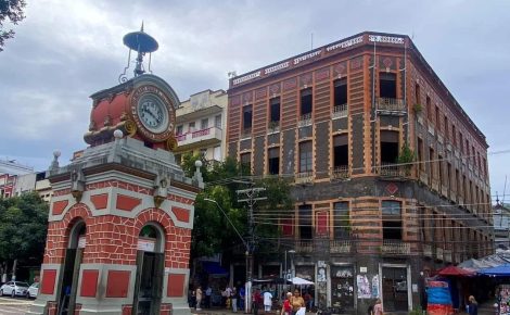 Prédio abandonado dos Correios, no Centro de Manaus