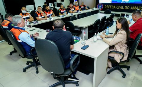 Reunião da Defesa Civil e dirigentes da Associação Amazonense dos Municípios