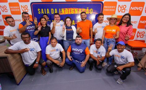 Maria do Carmo Seffair na nova sede do Novo em Presidente Figueiredo