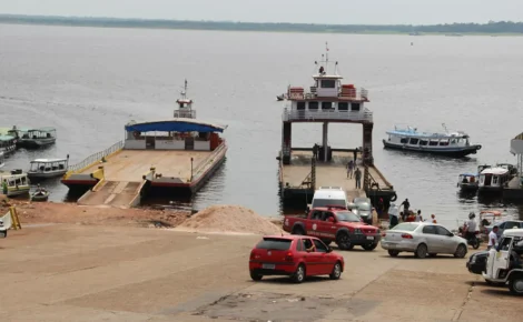 travessia do rio Negro na região da Ceasa de Manaus