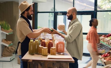 shopper presents seasonings and products