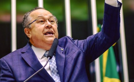 Silas Câmara corre o risco de perder mandato em Brasília