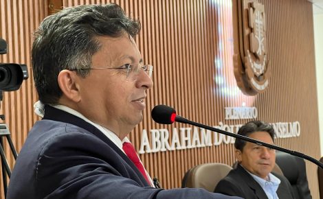 O deputado falou ainda sobre a omissão na divulgação dos investimentos que chegam pelo Governo Federal por parte dos chefes dos Executivos estadual e municipal (Foto: Reprodução/Facebook)