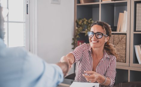 Pesquisa revela que 60% dos trabalhadores brasileiros querem mudar de emprego em 2025.