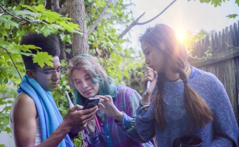 O uso excessivo das redes sociais é a nova crise de saúde mental entre adolescentes