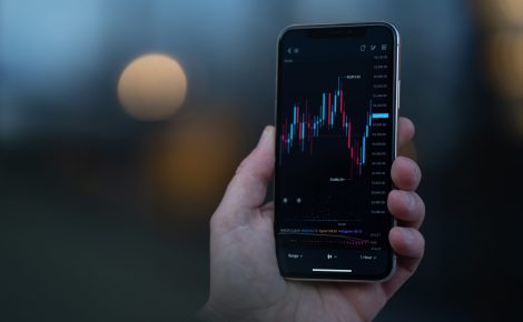 Pesquisa da AtlasIntel permite que qualquer cidadão participe, avaliando temas como política, economia e desafios do Brasil em 2025
