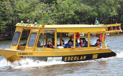 transporte escolar lancha (1)